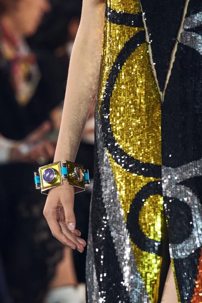 Look 37